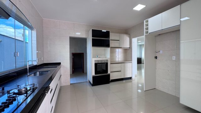 Sobrado Maravilhoso de Alto Padrão – Condomínio Alto da Boa Vista