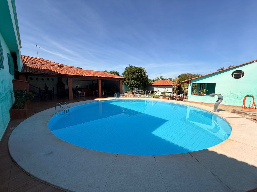 Casa na Avenida Salvador Coelho (1)