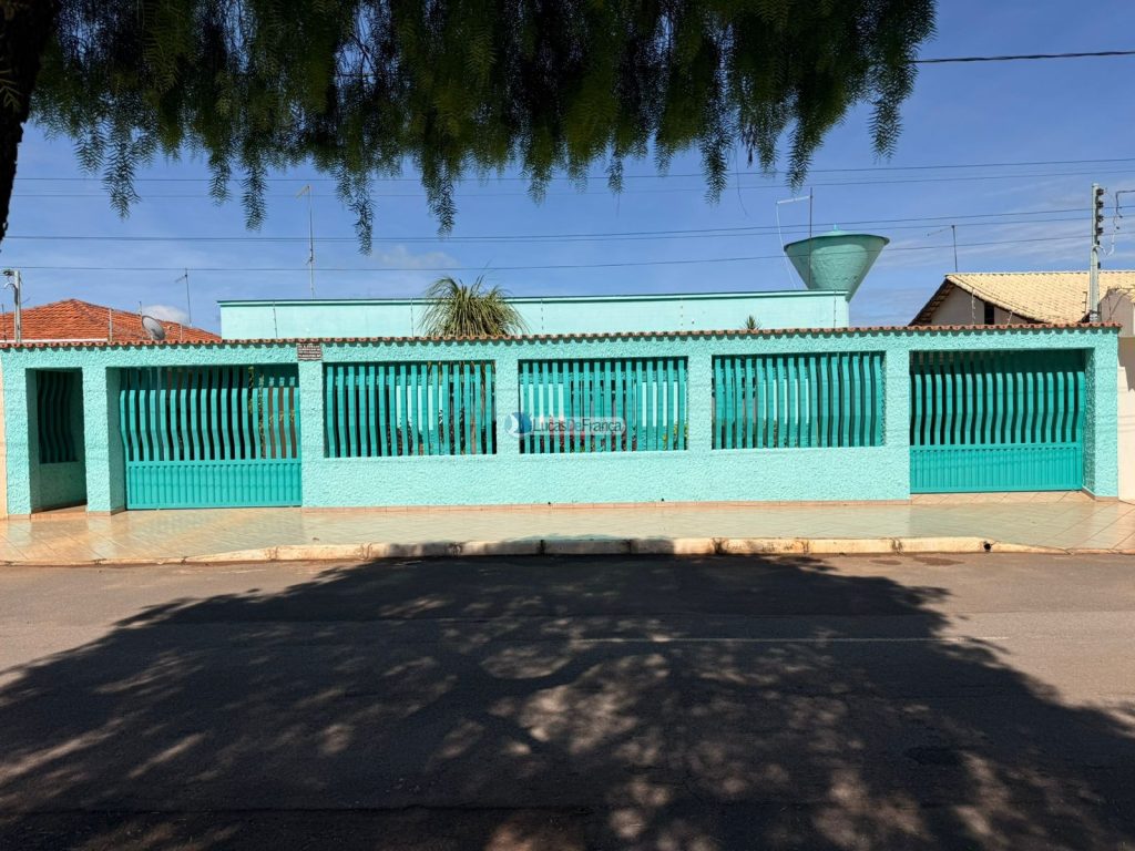 Casa na Avenida Salvador Coelho (13)