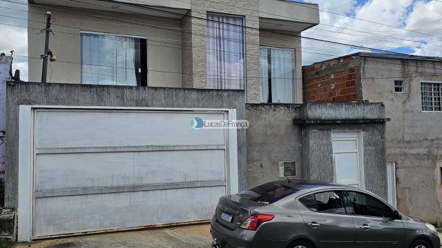 Residência com dois pavimentos na Estância II Planaltina DF.