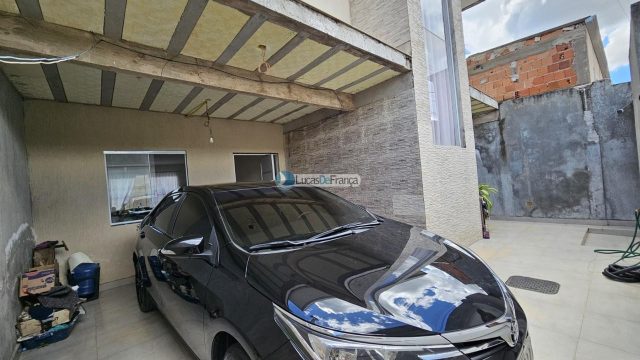 Residência com dois pavimentos na Estância II Planaltina DF.