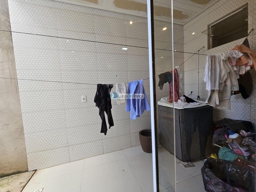 residência com dois pavimentos na Estância II (23)