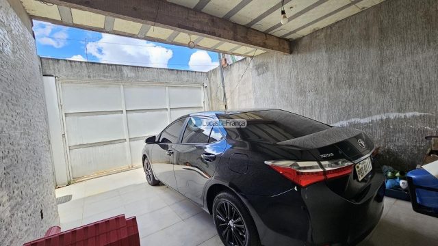 Residência com dois pavimentos na Estância II Planaltina DF.