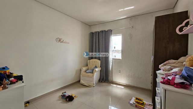 Residência com dois pavimentos na Estância II Planaltina DF.