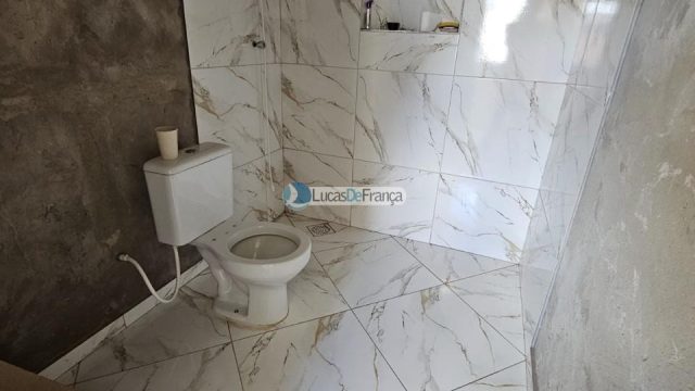 Residência com dois pavimentos na Estância II Planaltina DF.