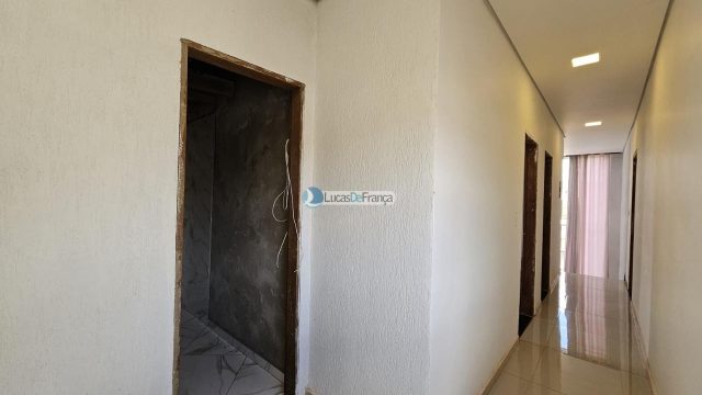 Residência com dois pavimentos na Estância II Planaltina DF.