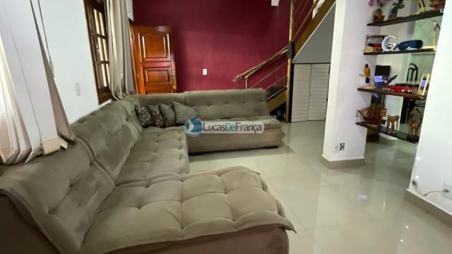 Sobrado Residencial na Quadra 5B do Roriz | Próximo ao SOF