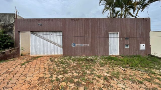 Excelente Casa à Venda No Setor Tradicional, Rua Benjamin Constant, Quadra 142