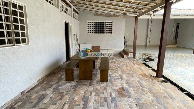 Excelente Casa à Venda No Setor Tradicional, Rua Benjamin Constant, Quadra 142