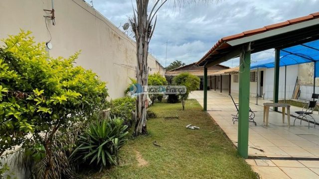 Excelente Casa à Venda No Setor Tradicional, Rua Benjamin Constant, Quadra 142