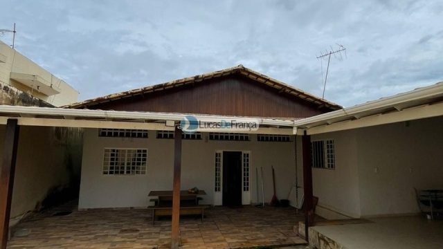 Excelente Casa à Venda No Setor Tradicional, Rua Benjamin Constant, Quadra 142