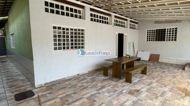 Excelente Casa à Venda No Setor Tradicional, Rua Benjamin Constant, Quadra 142