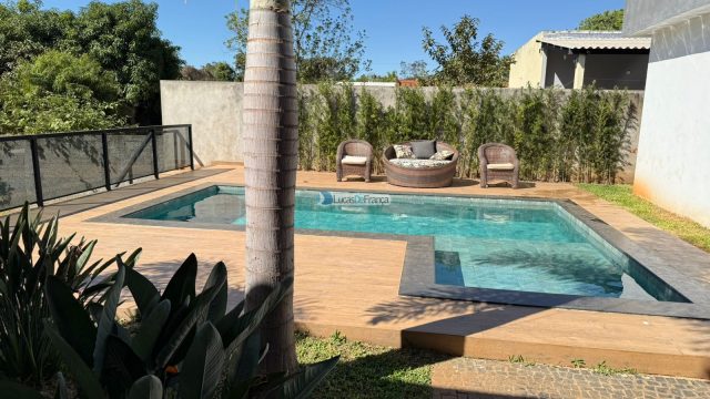 Casa de alto padrão no Cond. Jardim Oriente