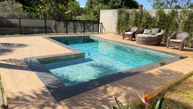 Casa de alto padrão no Cond. Jardim Oriente