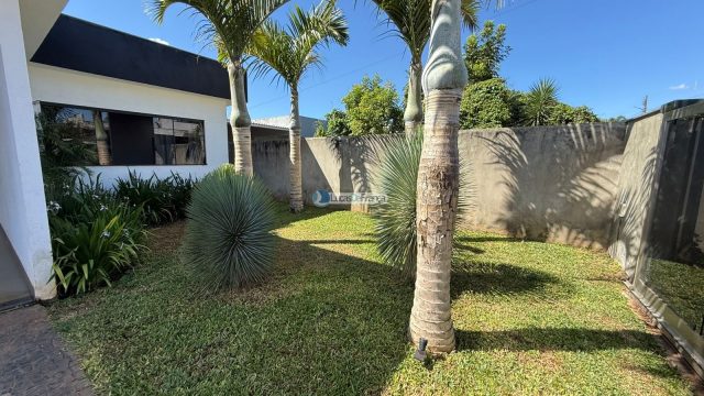 Casa de alto padrão no Cond. Jardim Oriente