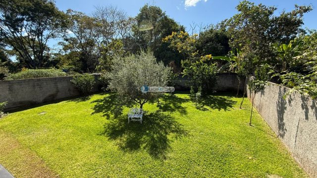 Casa de alto padrão no Cond. Jardim Oriente