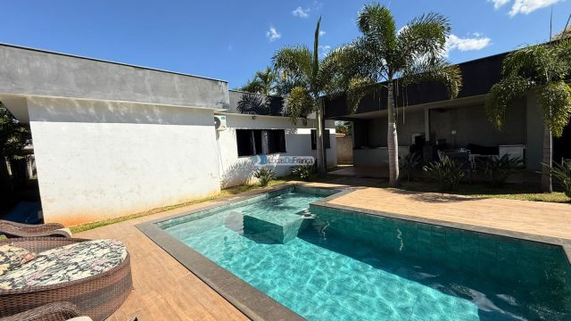 Casa de alto padrão no Cond. Jardim Oriente