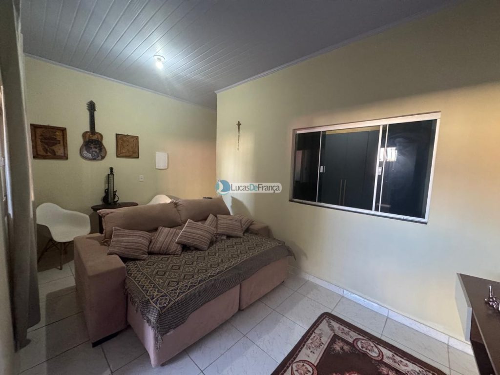 Casa na quadra 14A do Arapongas (1)