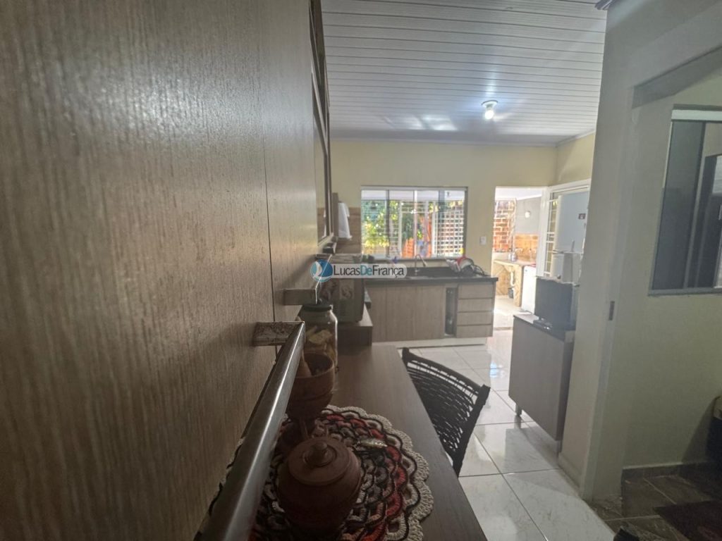 Casa na quadra 14A do Arapongas (14)