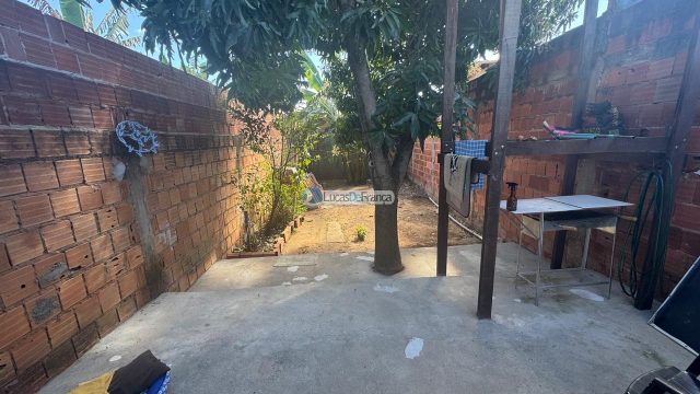 Casa na quadra 14A do Arapongas