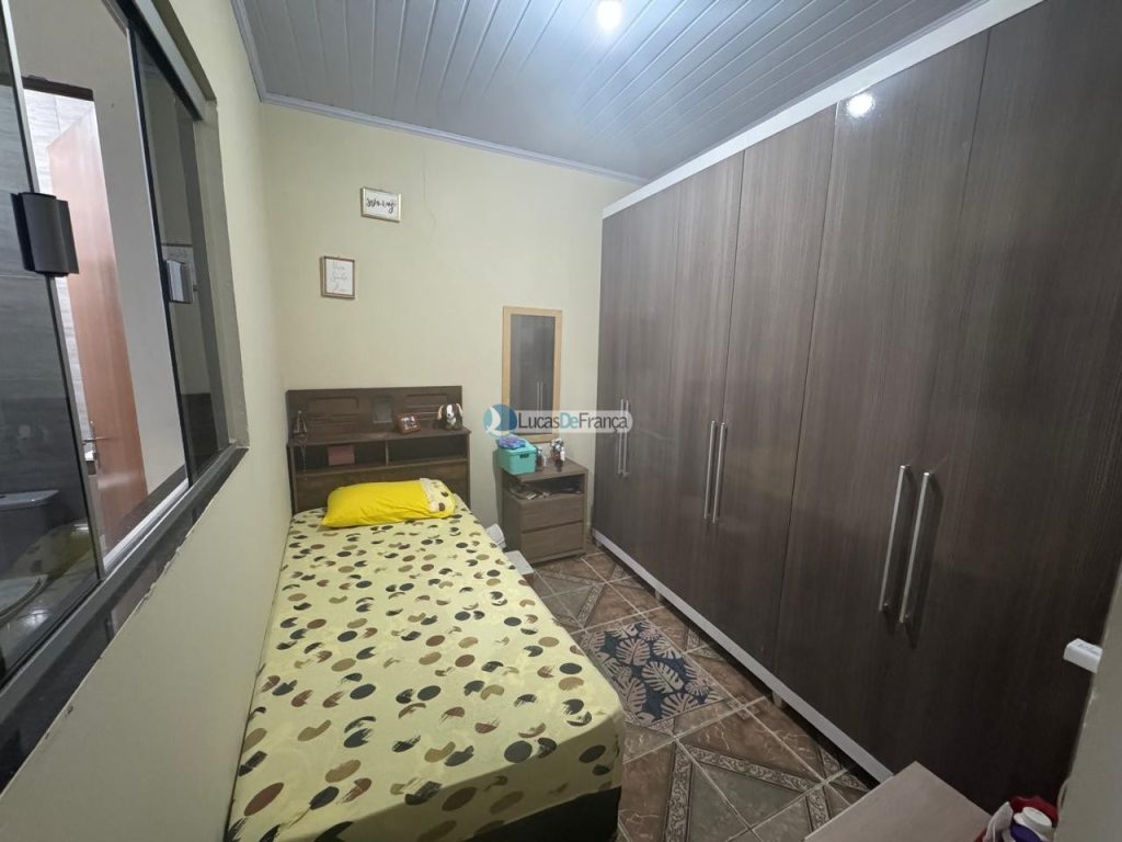 Casa na quadra 14A do Arapongas (8)