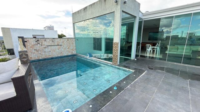 Excelente casa na Vila Militar (SRO) bem localizada