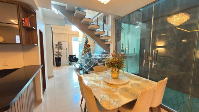 Excelente casa na Vila Militar (SRO) bem localizada