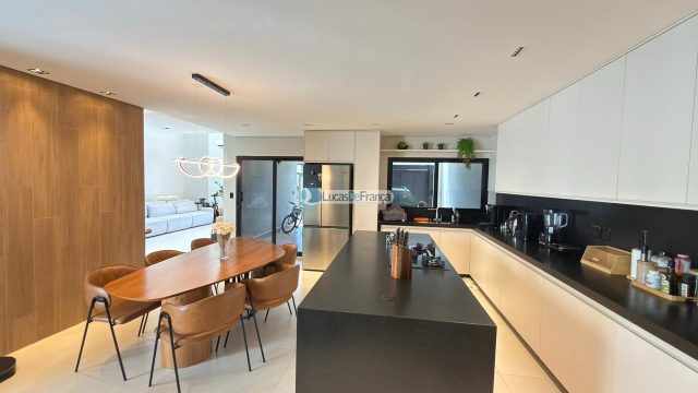 Linda casa de alto padrão