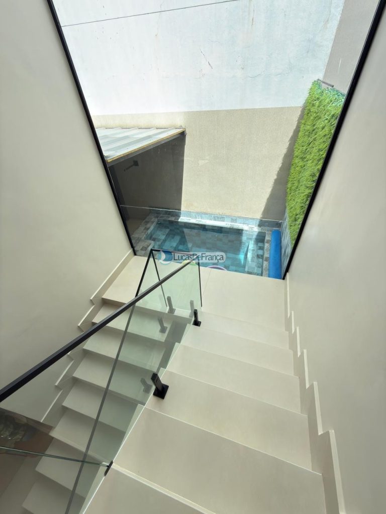 Linda casa de alto padrão (12)