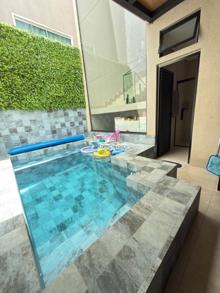 Linda casa de alto padrão (4)