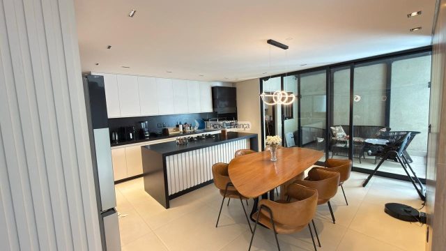 Linda casa de alto padrão