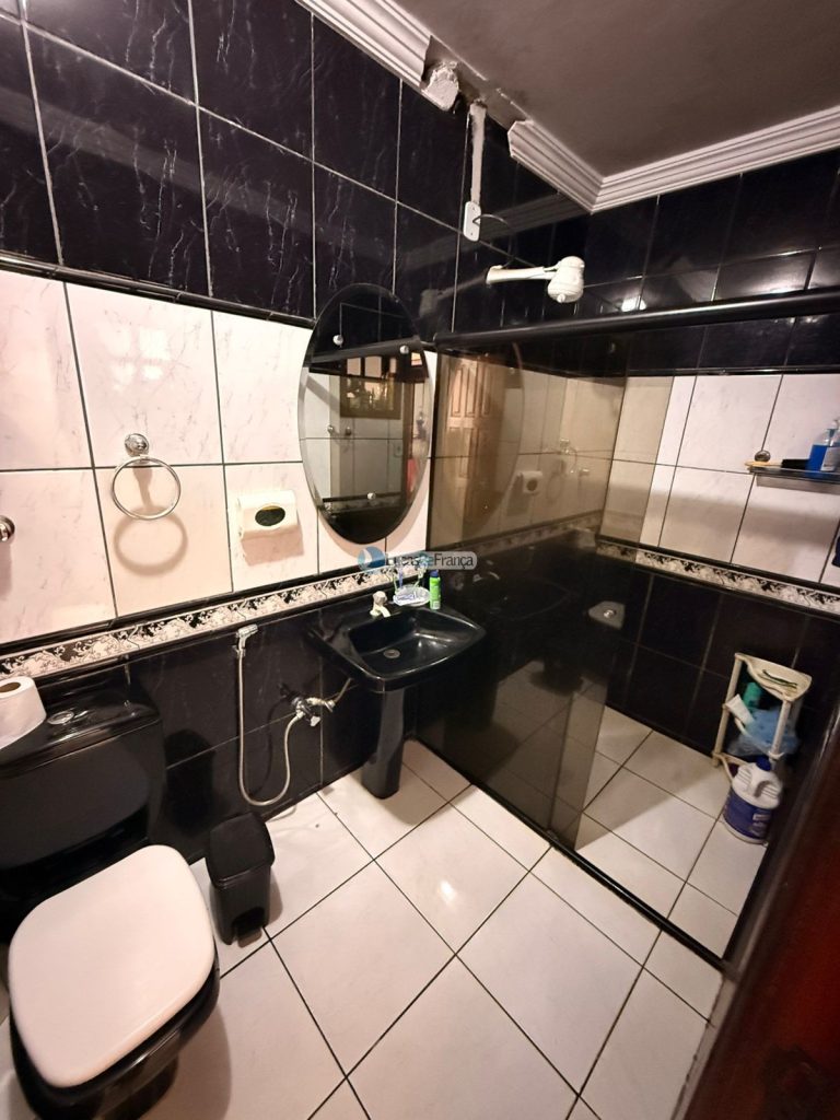 Duas casas no mesmo lote (10)