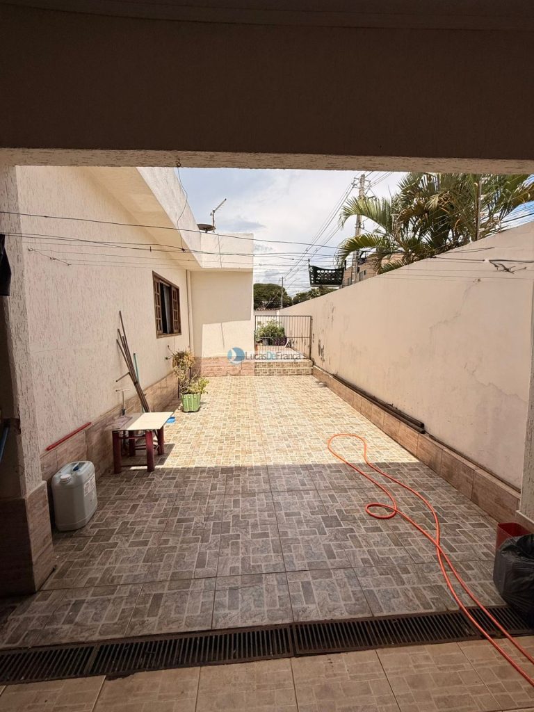 Duas casas no mesmo lote (8)