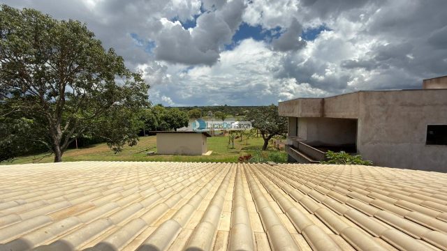 Casa de Alto Padrão à Beira da Lagoa – Planaltina de Goiás
