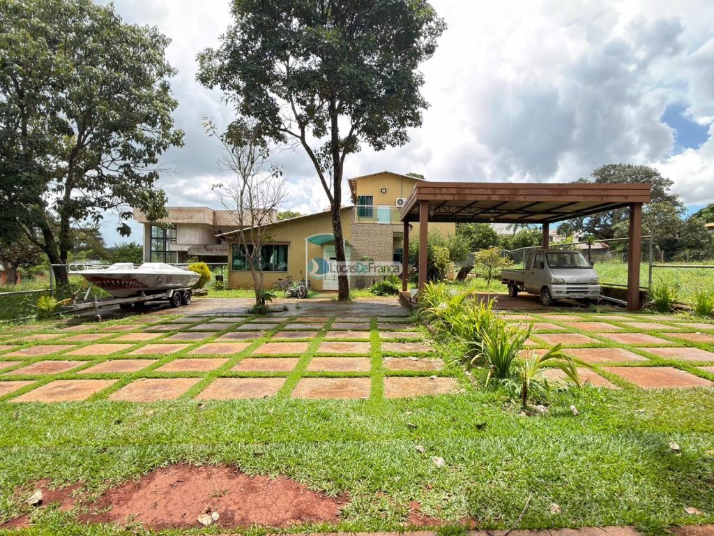 Casa de Alto Padrão à Beira da Lagoa – Planaltina de Goiás (17)