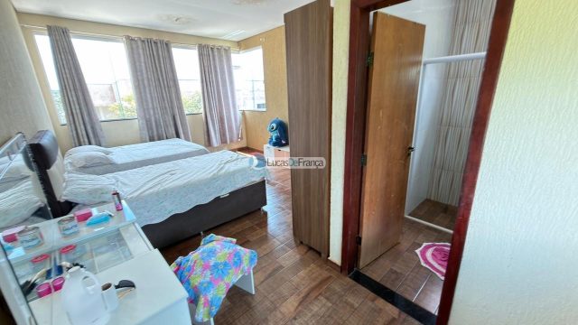 Casa de Alto Padrão à Beira da Lagoa – Planaltina de Goiás