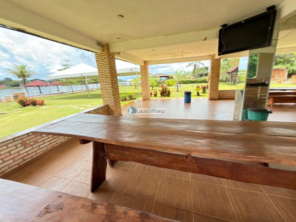 Casa de Alto Padrão à Beira da Lagoa – Planaltina de Goiás (2)