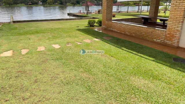 Casa de Alto Padrão à Beira da Lagoa – Planaltina de Goiás