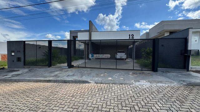 Casa moderna no condomínio Alto da Boa Vista