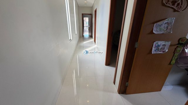 Casa moderna no condomínio Alto da Boa Vista