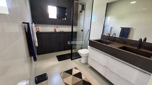 Casa moderna no condomínio Alto da Boa Vista