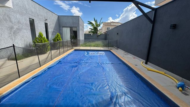 Casa moderna no condomínio Alto da Boa Vista