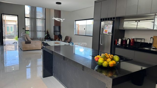 Casa moderna no condomínio Alto da Boa Vista