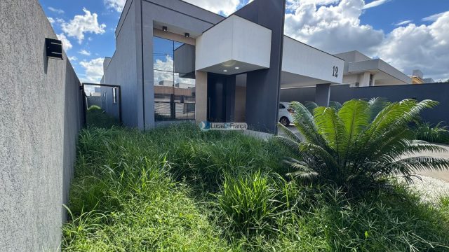 Casa moderna no condomínio Alto da Boa Vista