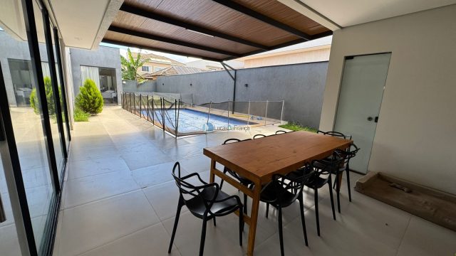 Casa moderna no condomínio Alto da Boa Vista