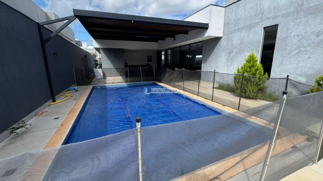 Casa moderna no condomínio Alto da Boa Vista