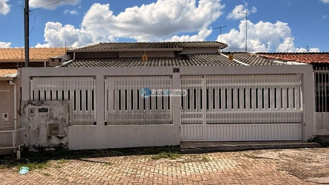 Casa na Quadra 02 – Vila Buritis, Planaltina-DF