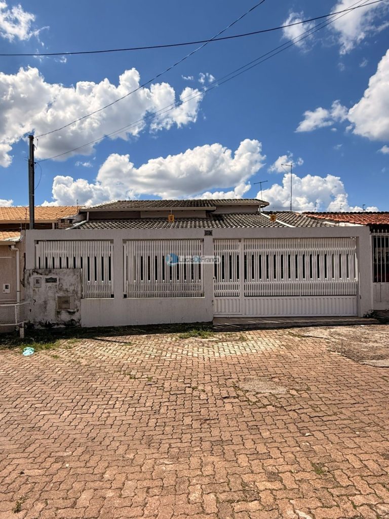 Casa na Quadra 02 – Vila Buritis, Planaltina-DF (1)