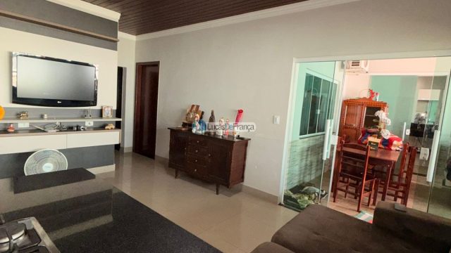 Casa na Quadra 02 – Vila Buritis, Planaltina-DF