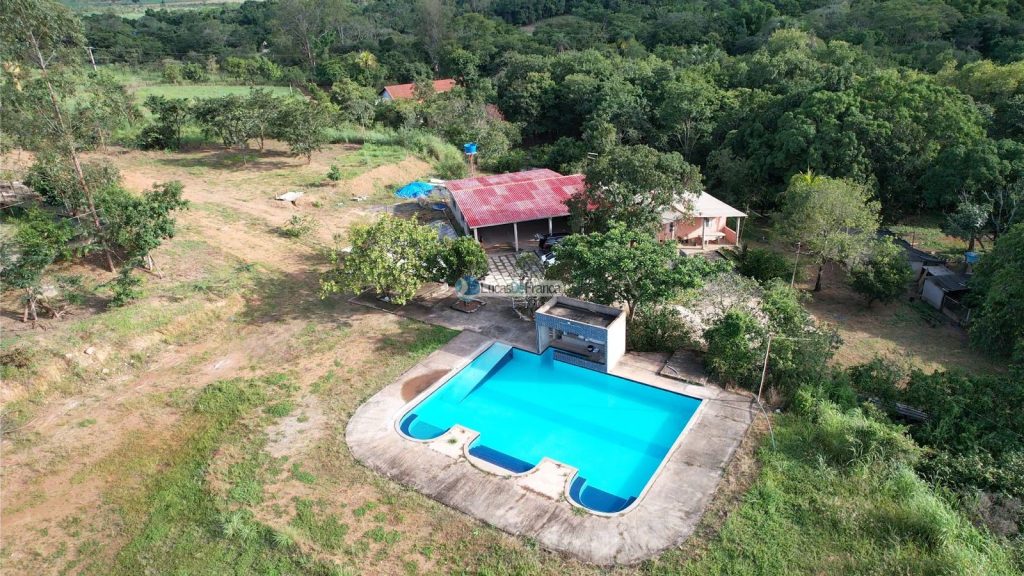 CHÁCARA NO AGROVALE VALE DO AMANHECER (1)